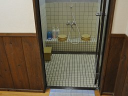 咸生閣「 千年 」 浴室入口と洗い場