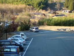 「 亀山の湯 」 駐車場