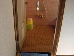 恵温泉 「 あかしあ 」 脱衣所からの浴室