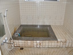 クリスタル温泉 「 サクラ 」 お風呂