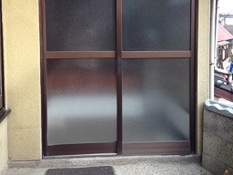 「 旅館 若杉 」 別館玄関