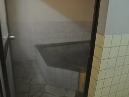 咸生閣「 千年 」 洗い場からのお風呂