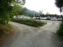 「 みのう山荘 」 駐車場