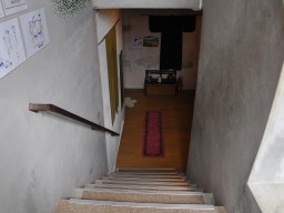 「 民宿ガラッパ荘 」 階段