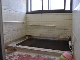 中原温泉 「 ５ 」 浴室