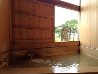 > 温泉交流館 みつばちの湯